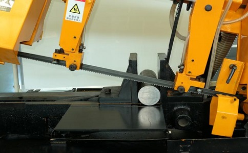 宣恩数控带锯床自动送料精度会出现偏差吗？