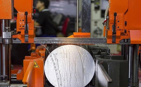 宣恩立式金属带锯床切削出现跑带故障解决方法！